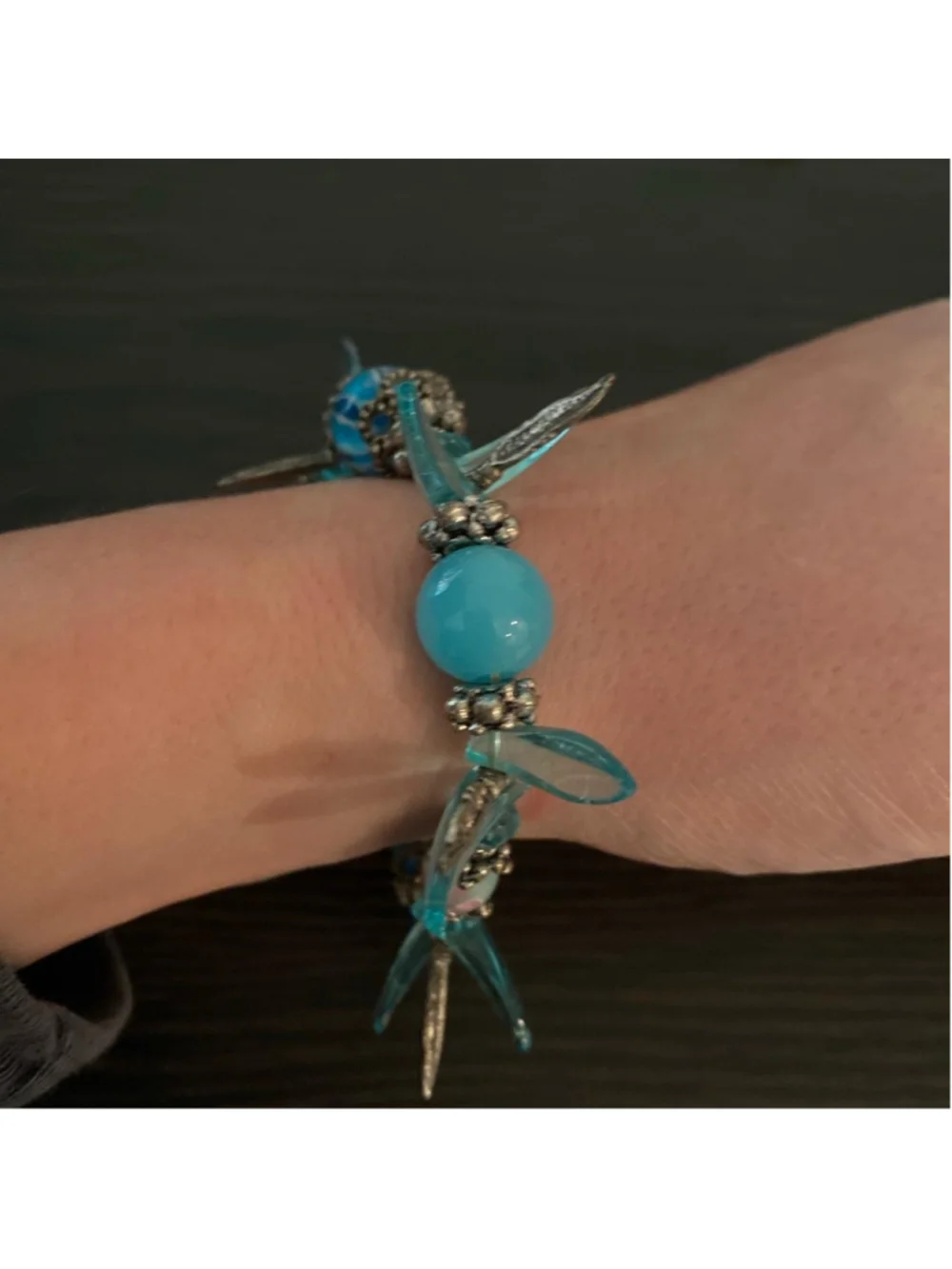 Beautiful blue stretchy bracelet 💙